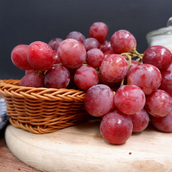 RED GLOBE GRAPES